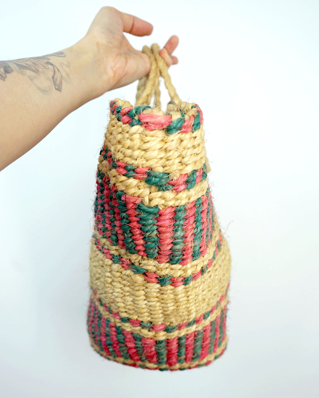 70s Straw Tote Bag with Heart Handles